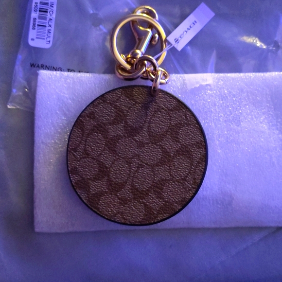 Disney x Coach Villains Bad Girls Club Keychain Bag Charm Hang Tag NEW NWT - Picture 2 of 7